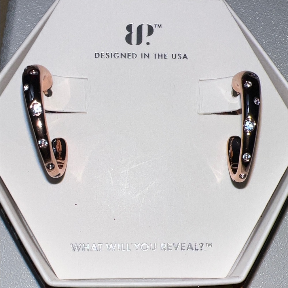 Stylish Rose Gold Earrings with Crystals